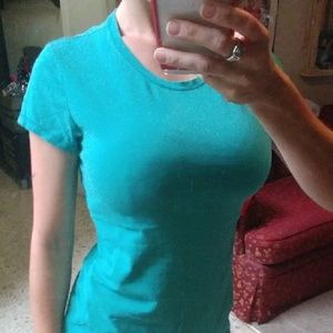 Womens MEDIUM GAP stretchy shirt